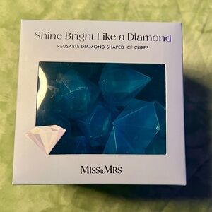 NWT Miss to Mrs Shine Bright Like A Diamond Reuseable Diamond Shaped Ice Cubes